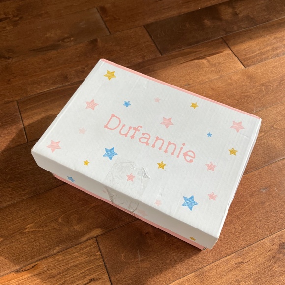 Girls White Heeled Dress Shoes - Picture 6 of 7